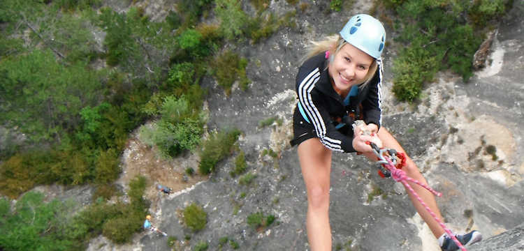 Découvrez la Via Ferrata à la fois ludique et sportive dans ces fabuleux paysages des Gorges du Tarn en Lozère.