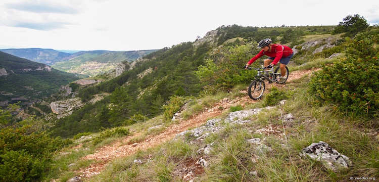 Afdalingen met een mountainbike of zelfstandige ontdekkingstochten